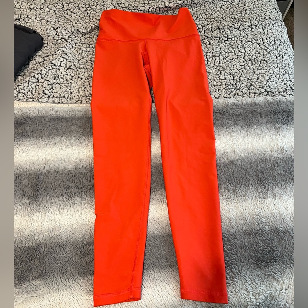 Old navy active leggings, size M, bright red color